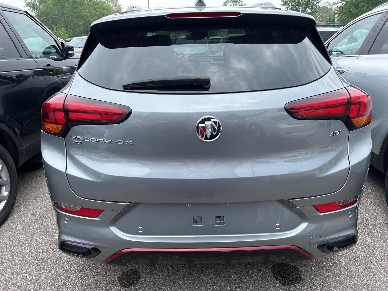 2023 Buick Encore GX REMOTE START, AWD, HEATED SEATS, CLEAN CARFAX! Photo