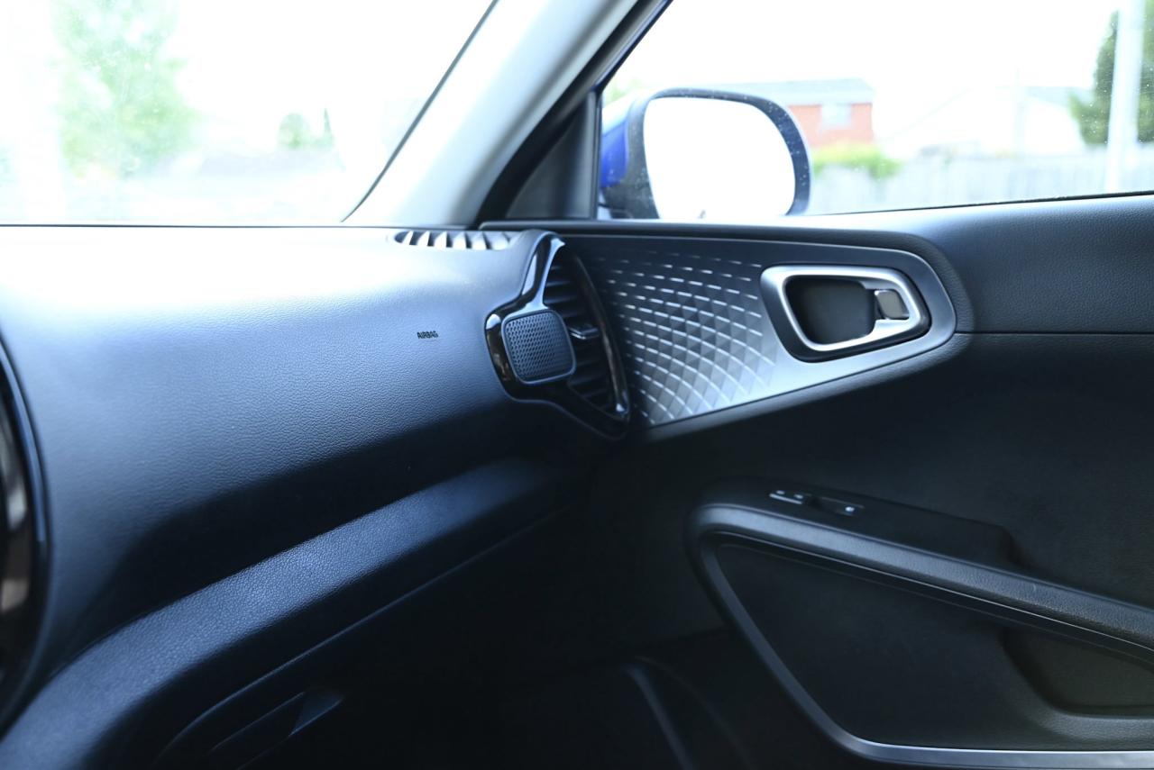 2023 Kia Soul EX+ 1-owner/ ONLY 11,000 kilo WOW!! Photo