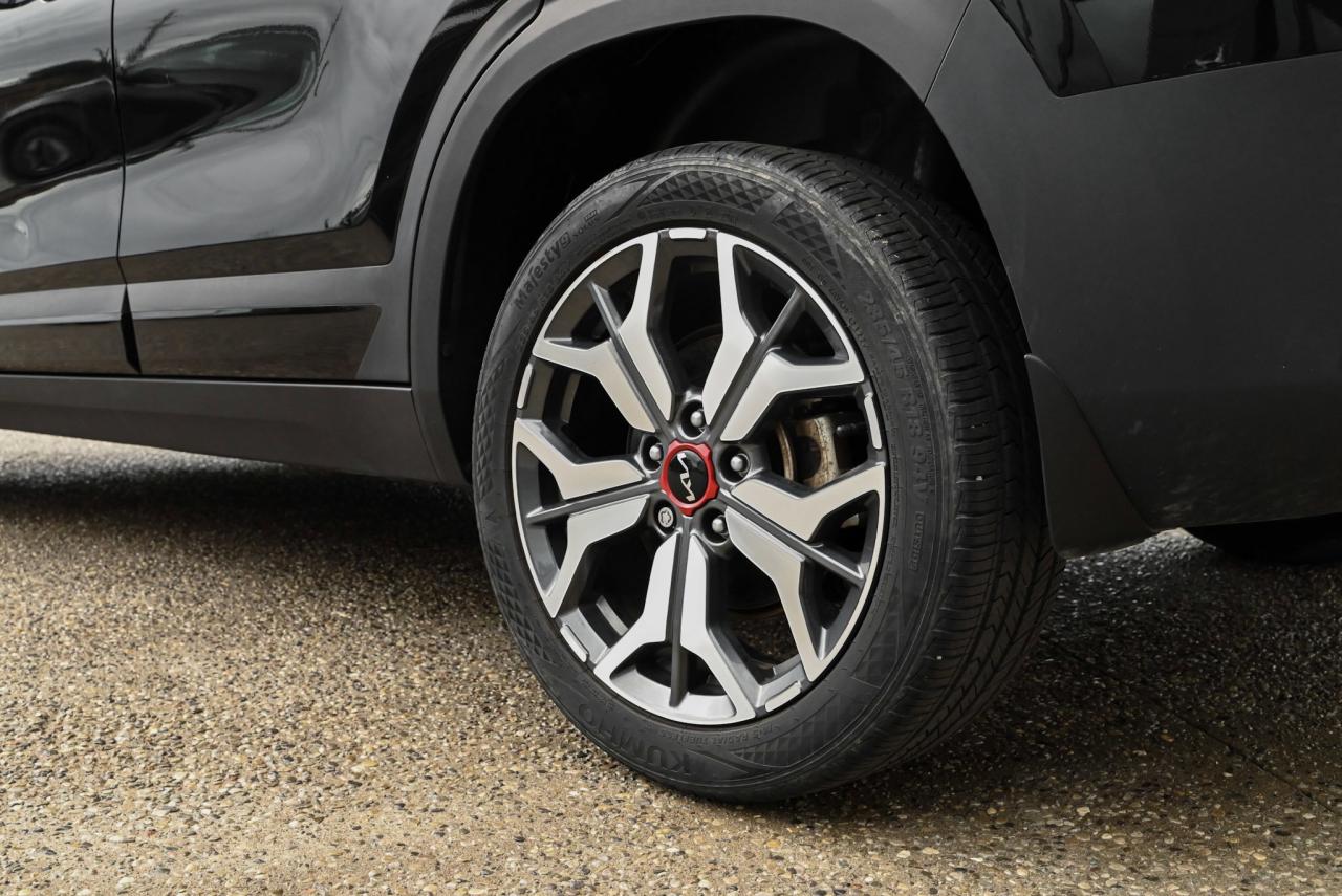 2023 Kia Seltos SX Turbo/ LEATHER/ HEATED/COOLED SEATS/ POWER SEAT Photo