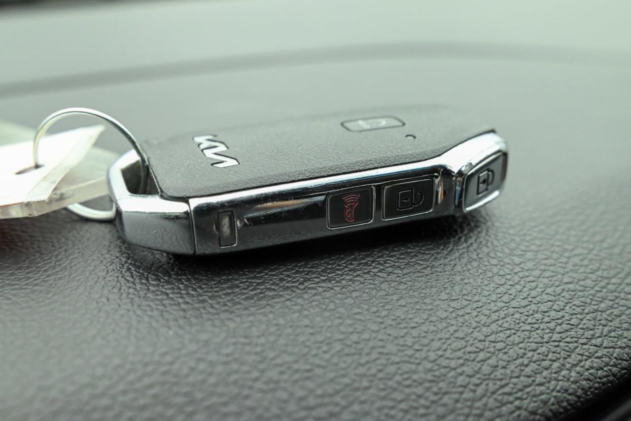 2023 Kia Seltos SX Turbo/ LEATHER/ HEATED/COOLED SEATS/ POWER SEAT Photo