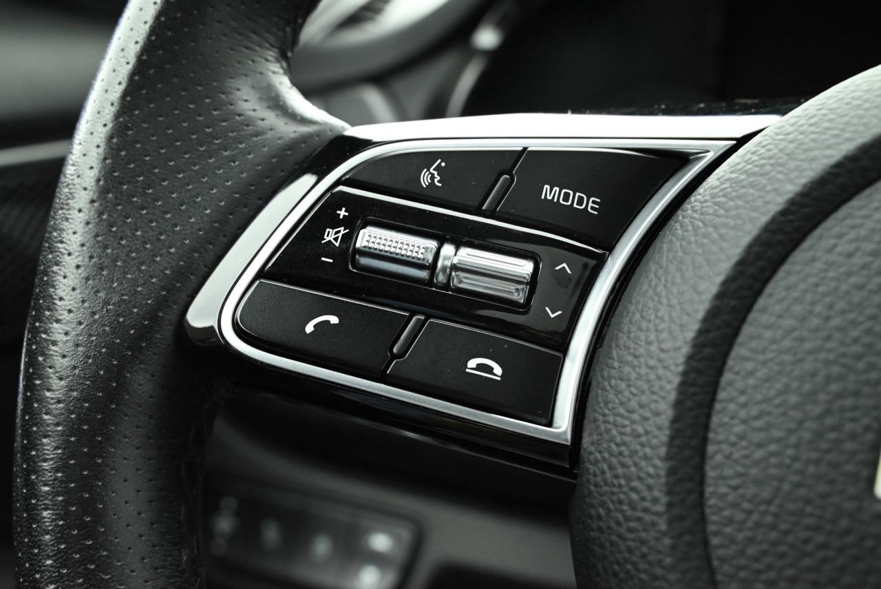 2023 Kia Seltos SX Turbo/ LEATHER/ HEATED/COOLED SEATS/ POWER SEAT Photo