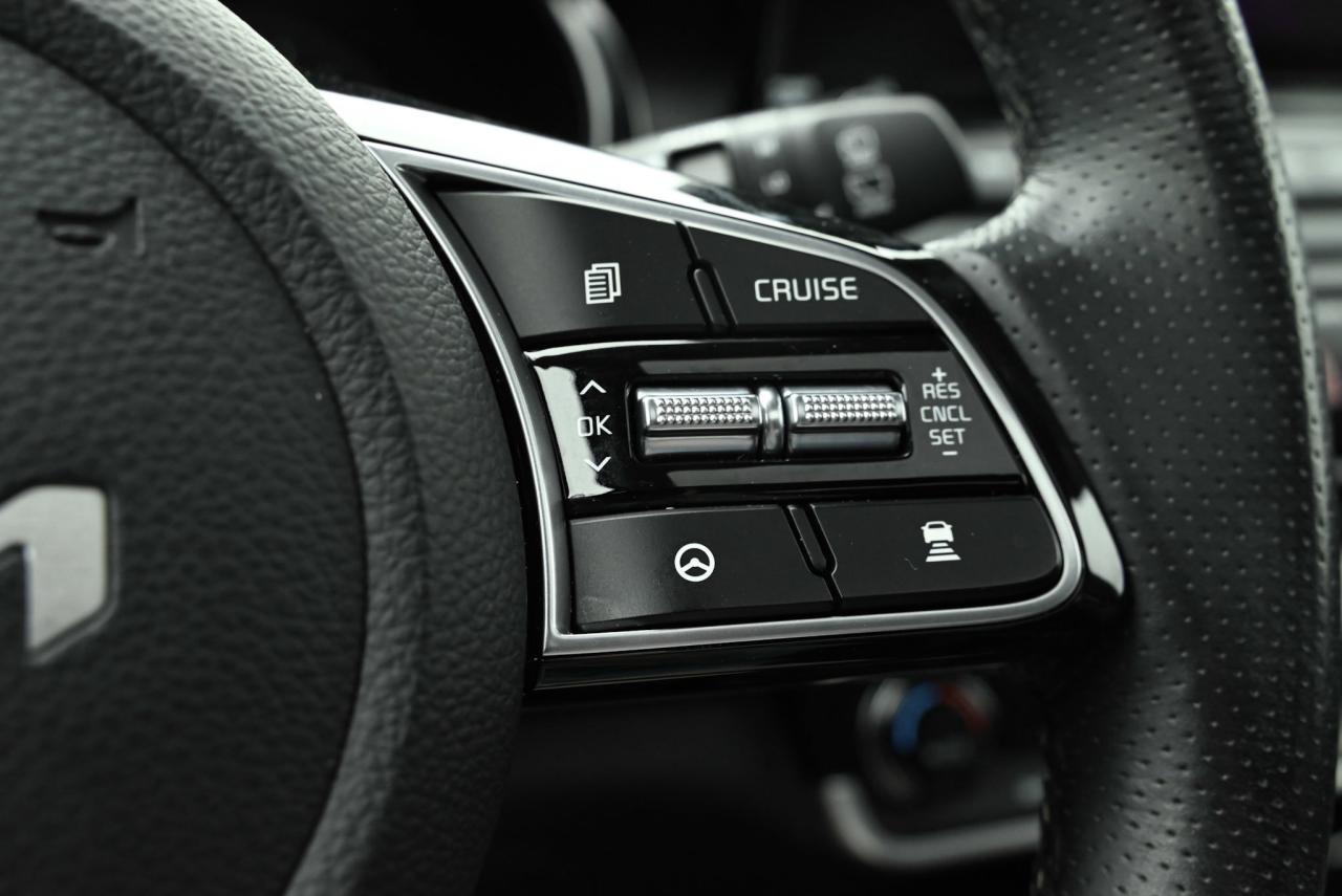 2023 Kia Seltos SX Turbo/ LEATHER/ HEATED/COOLED SEATS/ POWER SEAT Photo