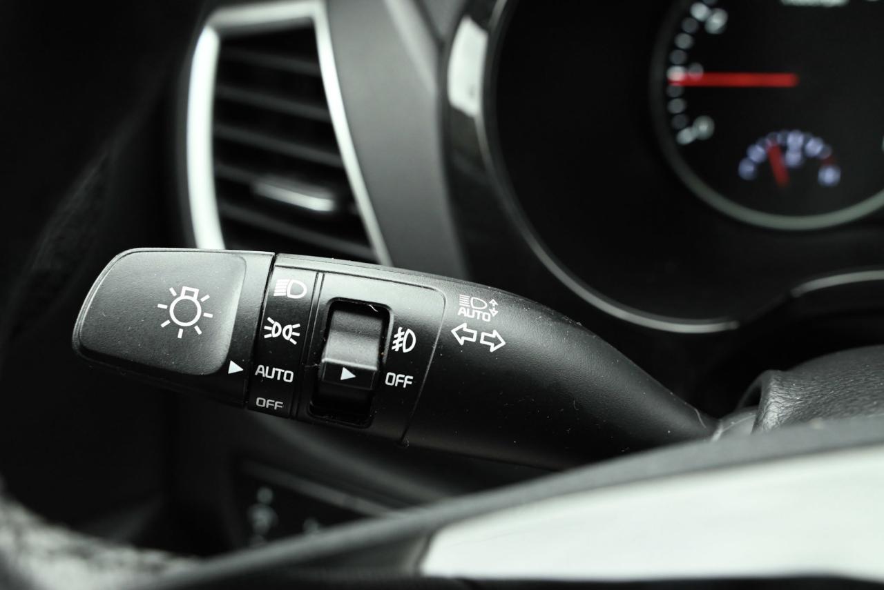 2023 Kia Seltos SX Turbo/ LEATHER/ HEATED/COOLED SEATS/ POWER SEAT Photo