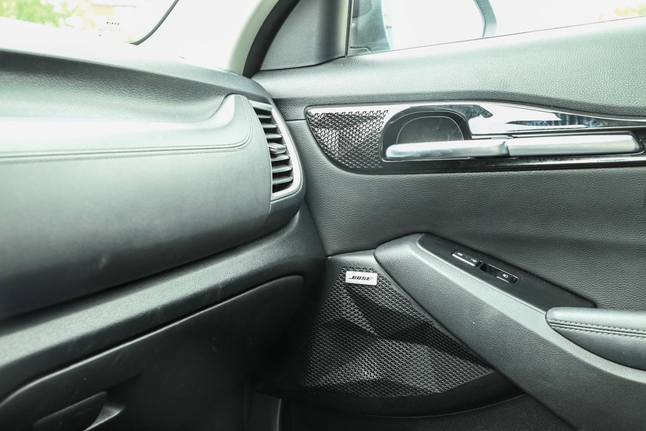 2023 Kia Seltos SX Turbo/ LEATHER/ HEATED/COOLED SEATS/ POWER SEAT Photo