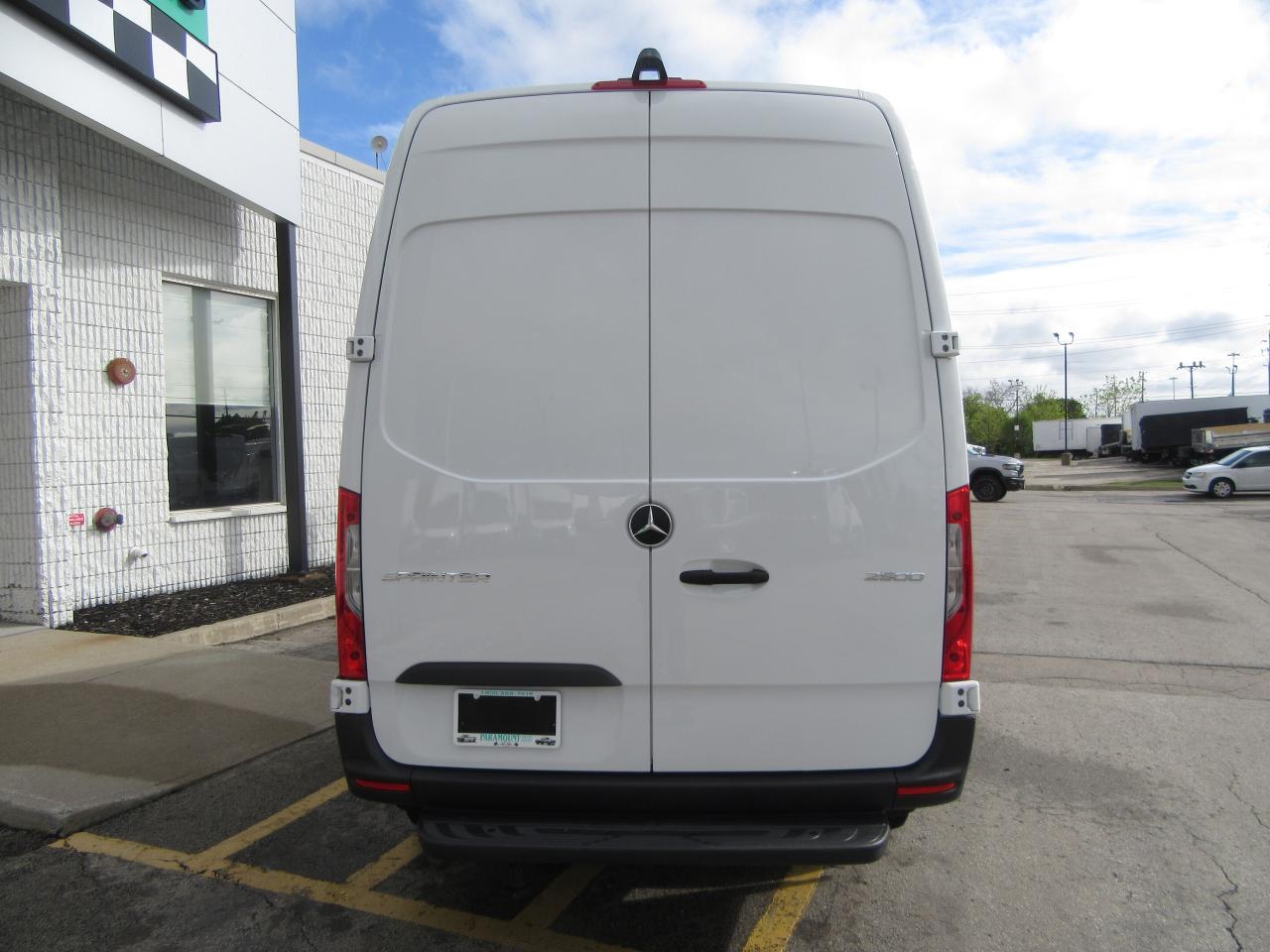 2023 Mercedes-Benz Sprinter 2500 144’ HIGH ROOF DIESEL NEW REEFER SYSTEM Photo