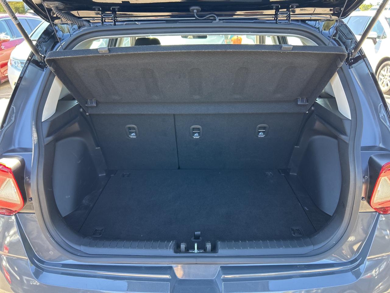 2023 Hyundai Venue PREFERRED, CLEAN CARFAX, REMOTE START, BACK UP CAM Photo