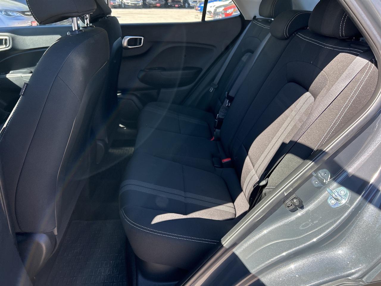 2023 Hyundai Venue PREFERRED, CLEAN CARFAX, REMOTE START, BACK UP CAM Photo