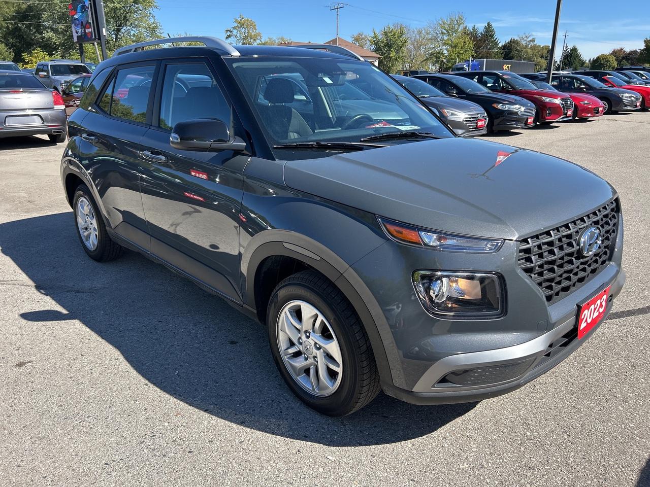 2023 Hyundai Venue PREFERRED, CLEAN CARFAX, REMOTE START, BACK UP CAM Photo3