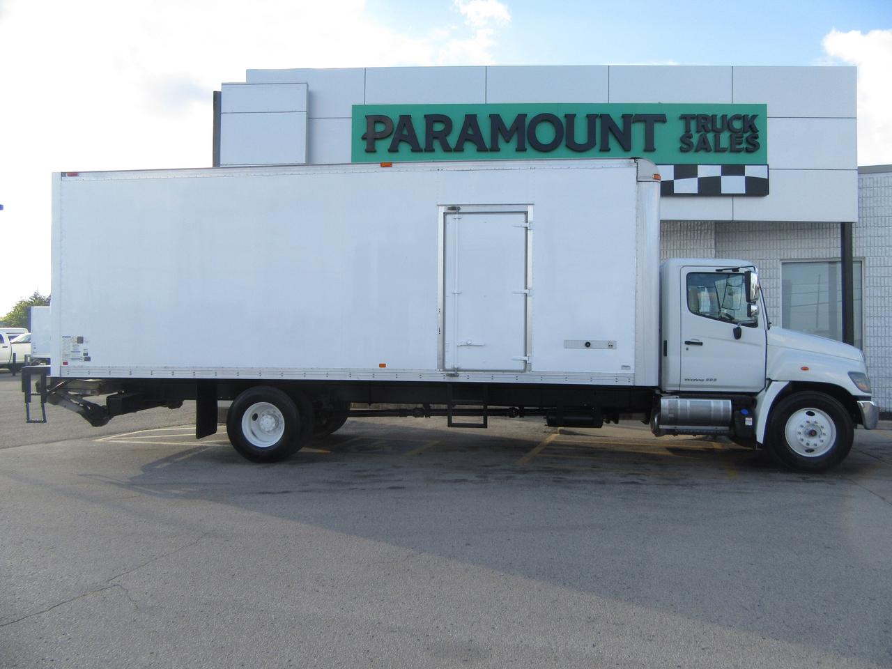 2018 Hino 338 DIESEL 26FT BOX POWER LIFTGATE & RAMP Photo