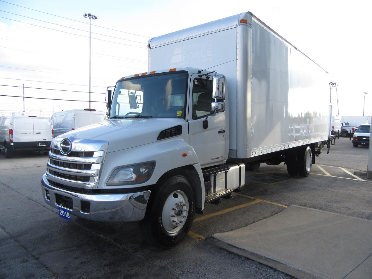 2018 Hino 338 DIESEL 26FT BOX POWER LIFTGATE & RAMP Photo