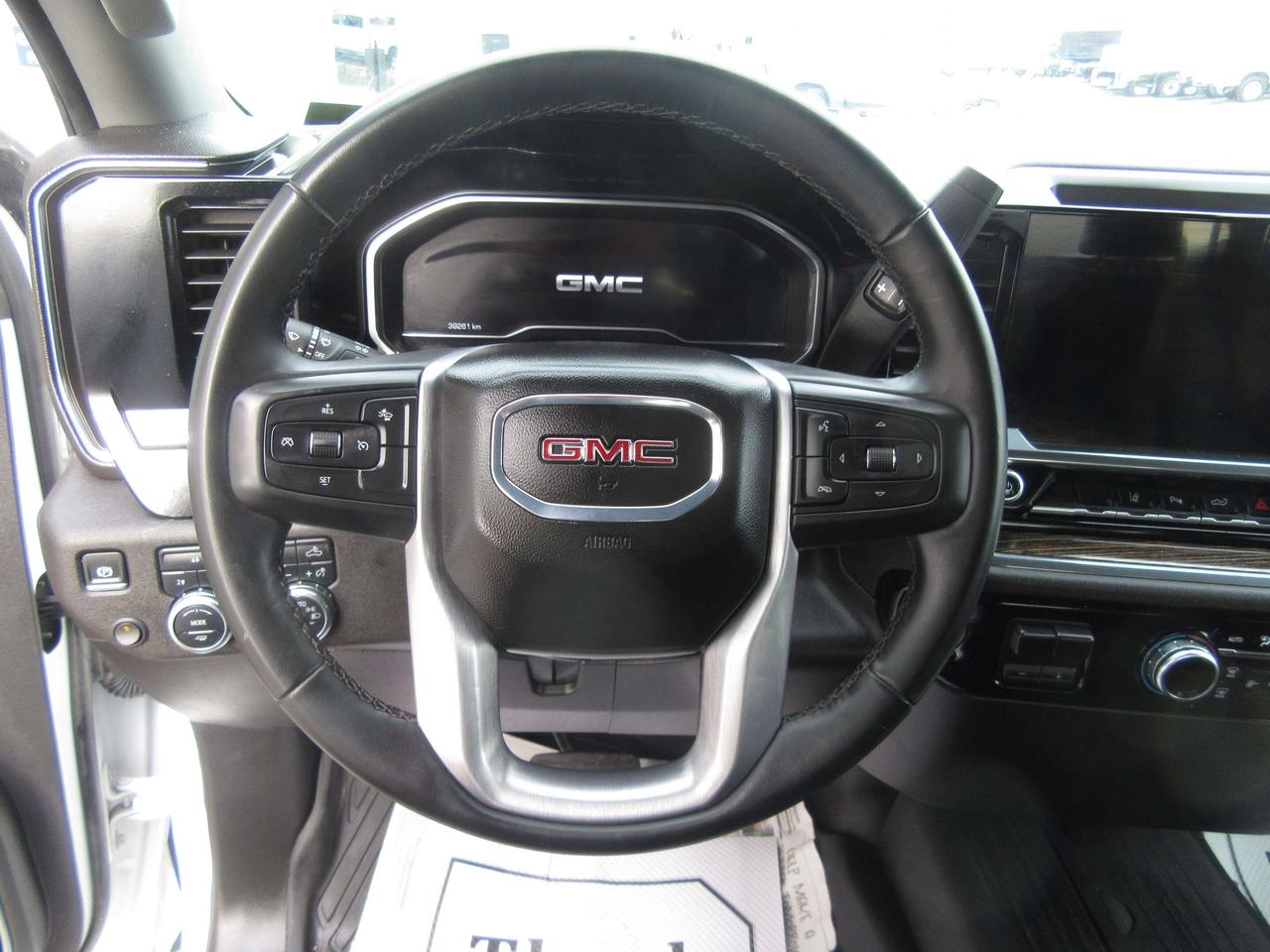 2024 GMC GMC2500 HD GAS 4X4 CREW CAB SLE PKG WITH 8 FT LONG BOX Photo