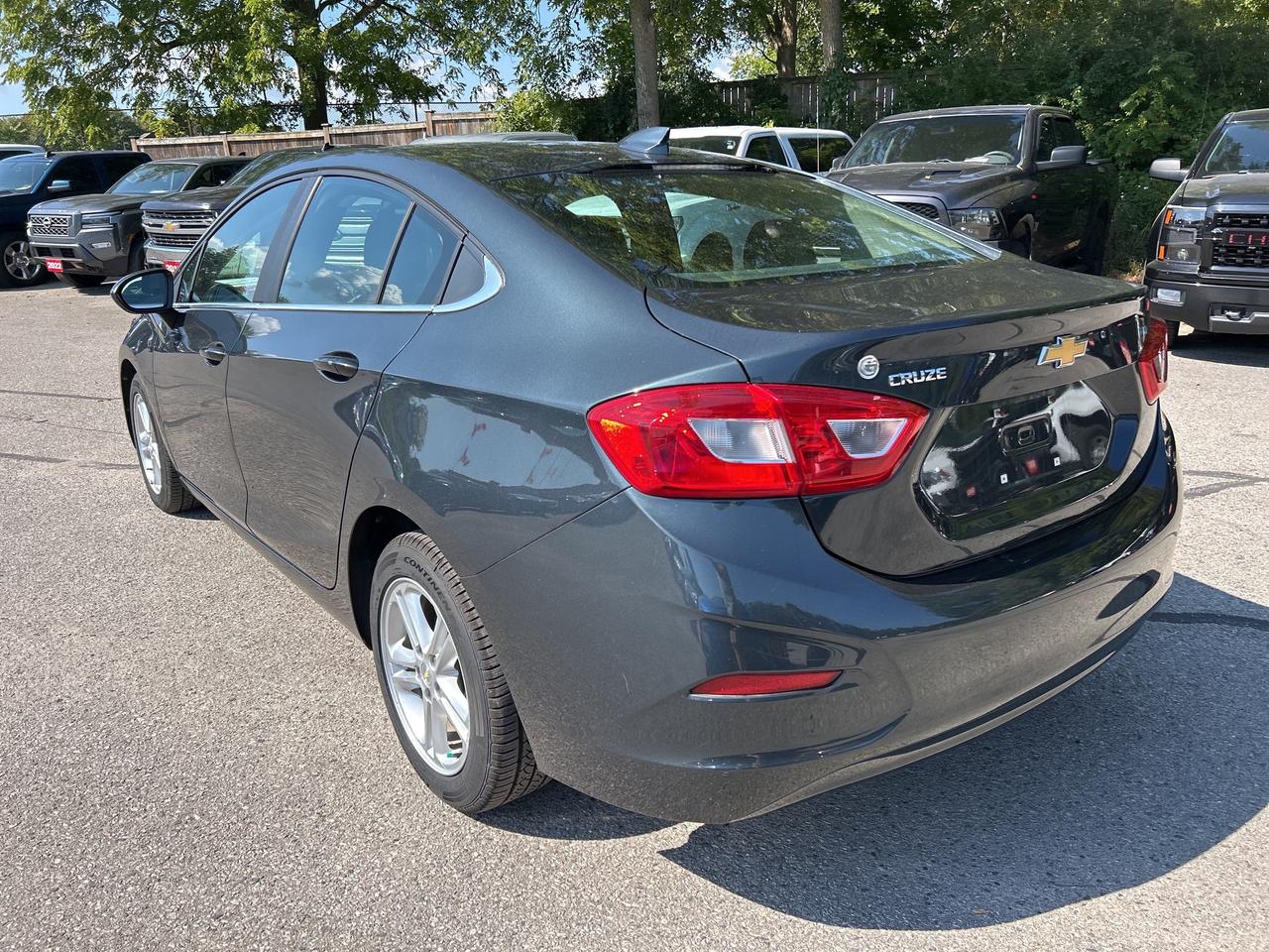 2017 Chevrolet Cruze LT, CLEAN CARFAX, SUNROOF, LOW KMS! Photo