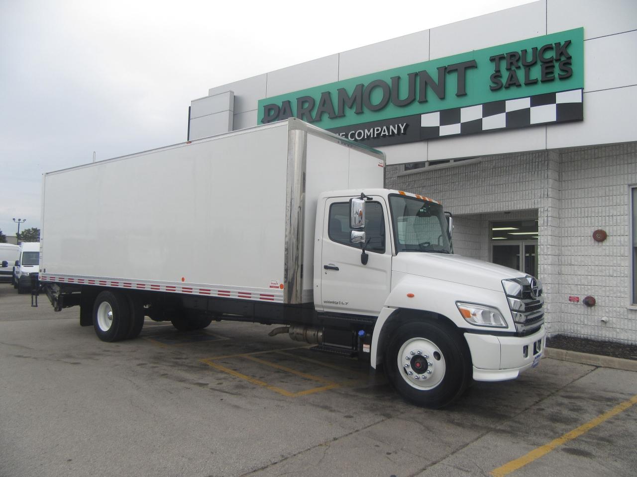 2023 Hino L7 CUMMINS 26FT BOX LARGE POWER LIFT/ROLLOUT RAMP Photo