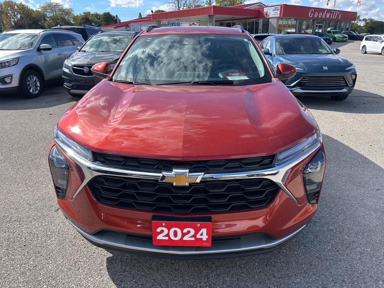 2024 Chevrolet Trax LT, SUNROOF, LOW KMS, REMOTE START, BACK UP CAMERA Photo