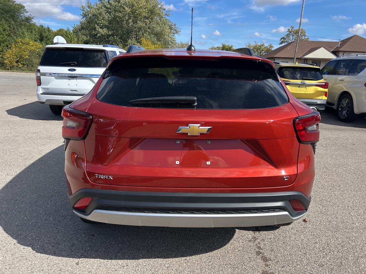 2024 Chevrolet Trax LT, SUNROOF, LOW KMS, REMOTE START, BACK UP CAMERA Photo