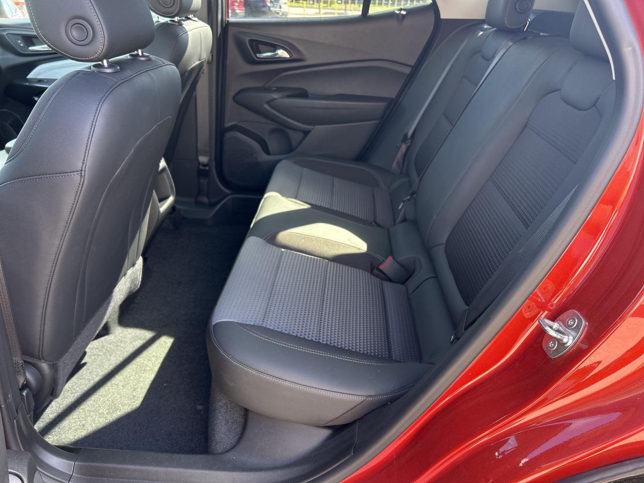 2024 Chevrolet Trax LT, SUNROOF, LOW KMS, REMOTE START, BACK UP CAMERA Photo