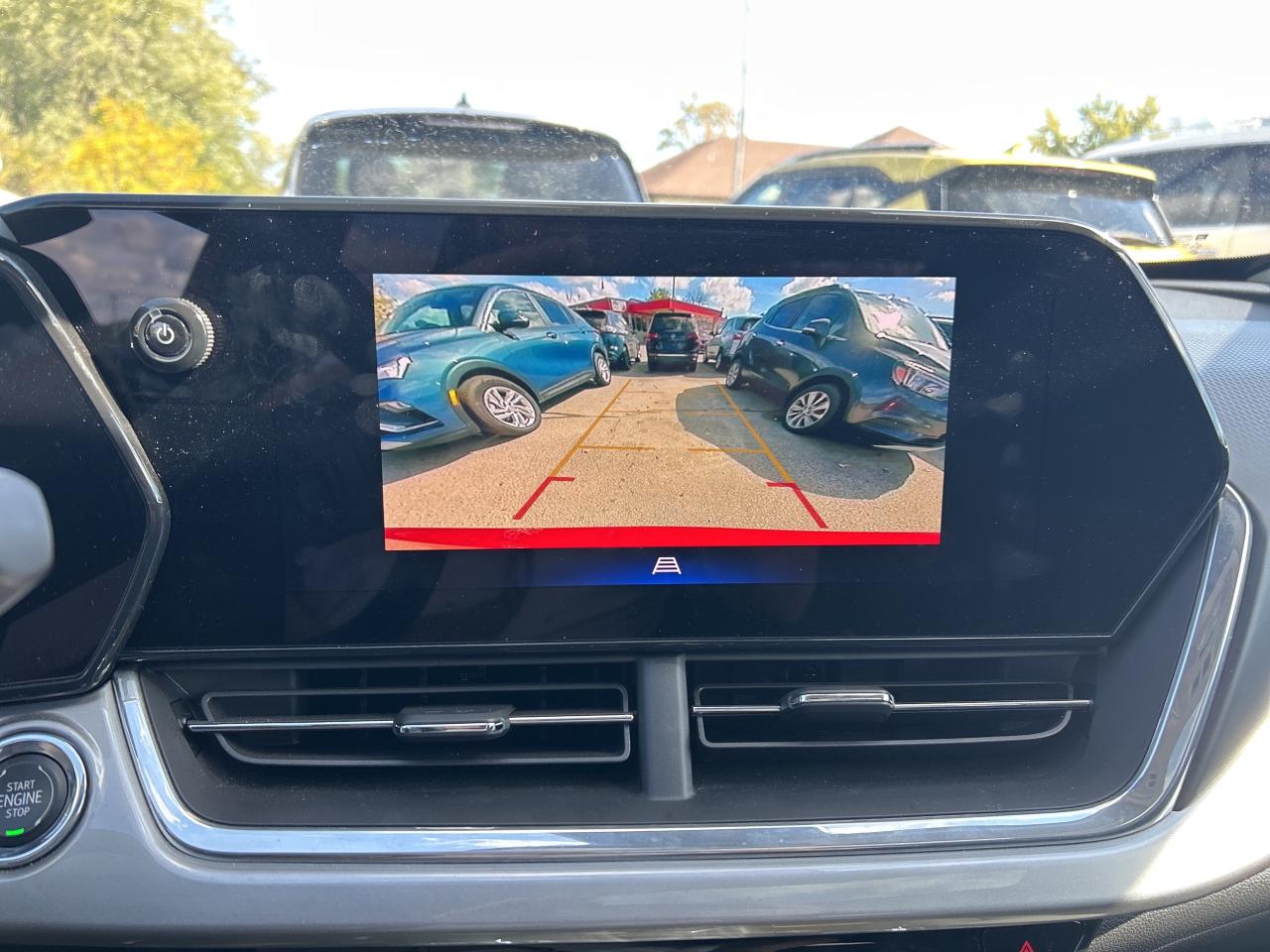 2024 Chevrolet Trax LT, SUNROOF, LOW KMS, REMOTE START, BACK UP CAMERA Photo