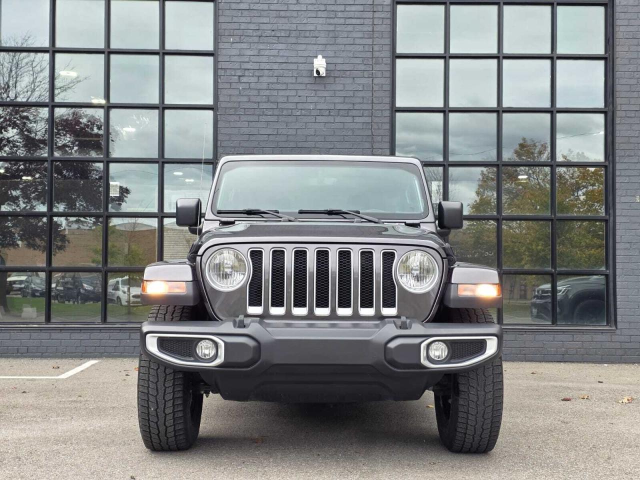 2022 Jeep Wrangler Unlimited Sahara 4X4 Photo2