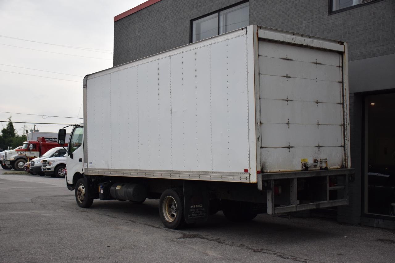 2019 Hino 195 20 FT BOX   AUTO   A/C   DEALER SERVICED   SOLD Photo4