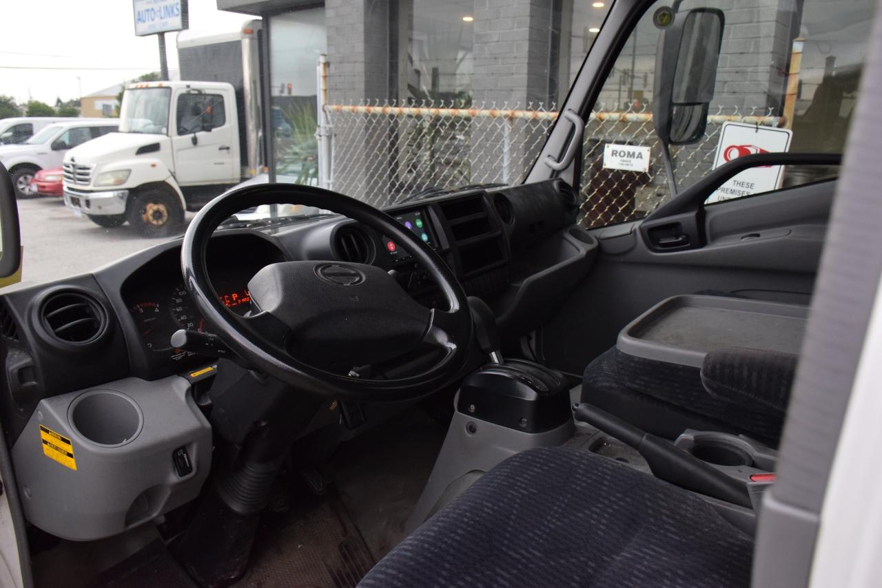 2019 Hino 195 20 FT BOX   AUTO   A/C   DEALER SERVICED   SOLD Photo