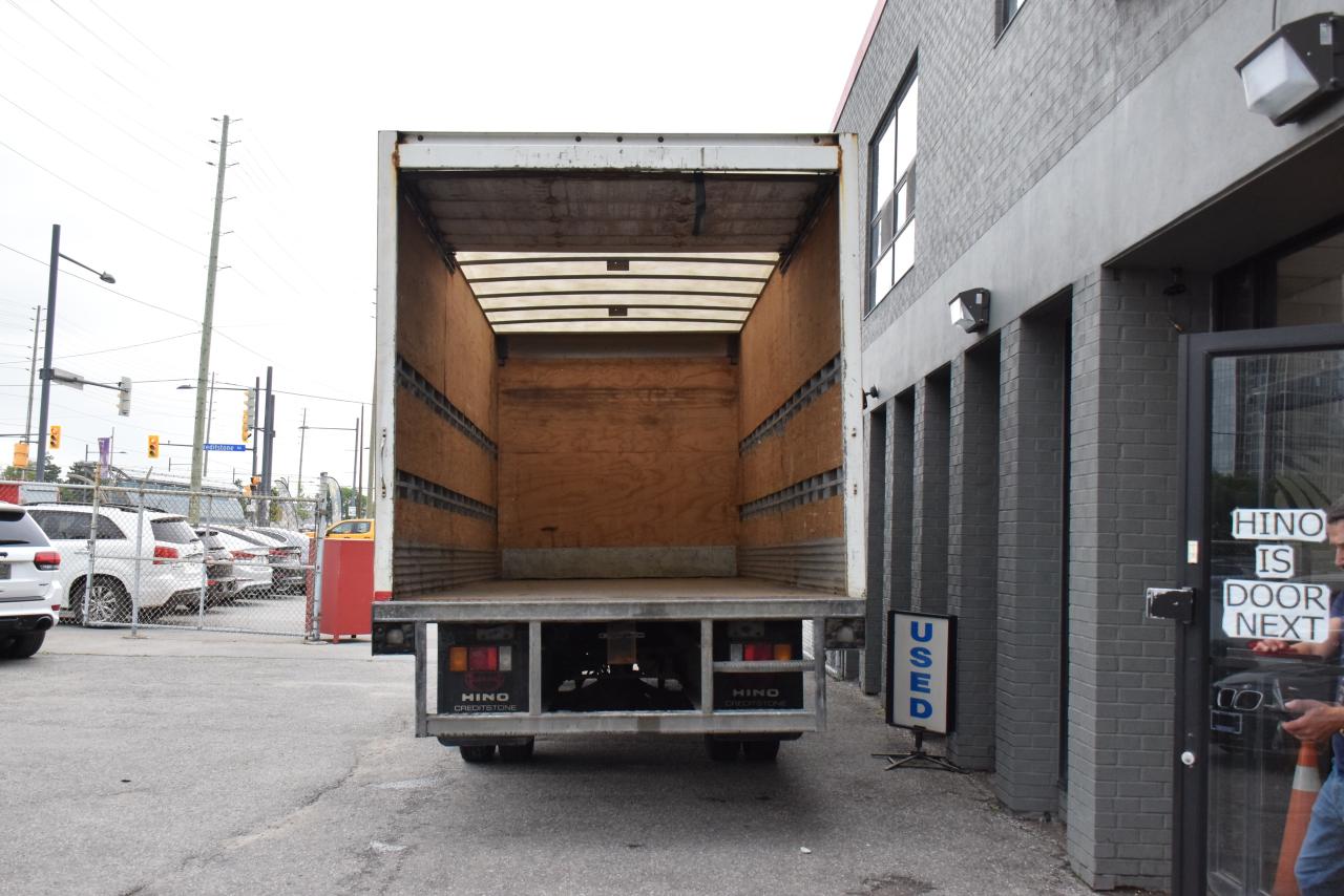 2019 Hino 195 20 FT BOX   AUTO   A/C   DEALER SERVICED   SOLD Photo