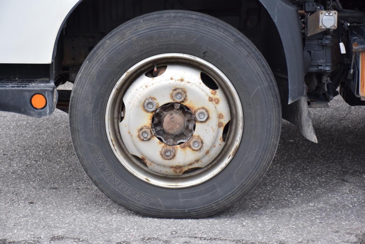 2019 Hino 195 20 FT BOX   AUTO   A/C   DEALER SERVICED   SOLD Photo