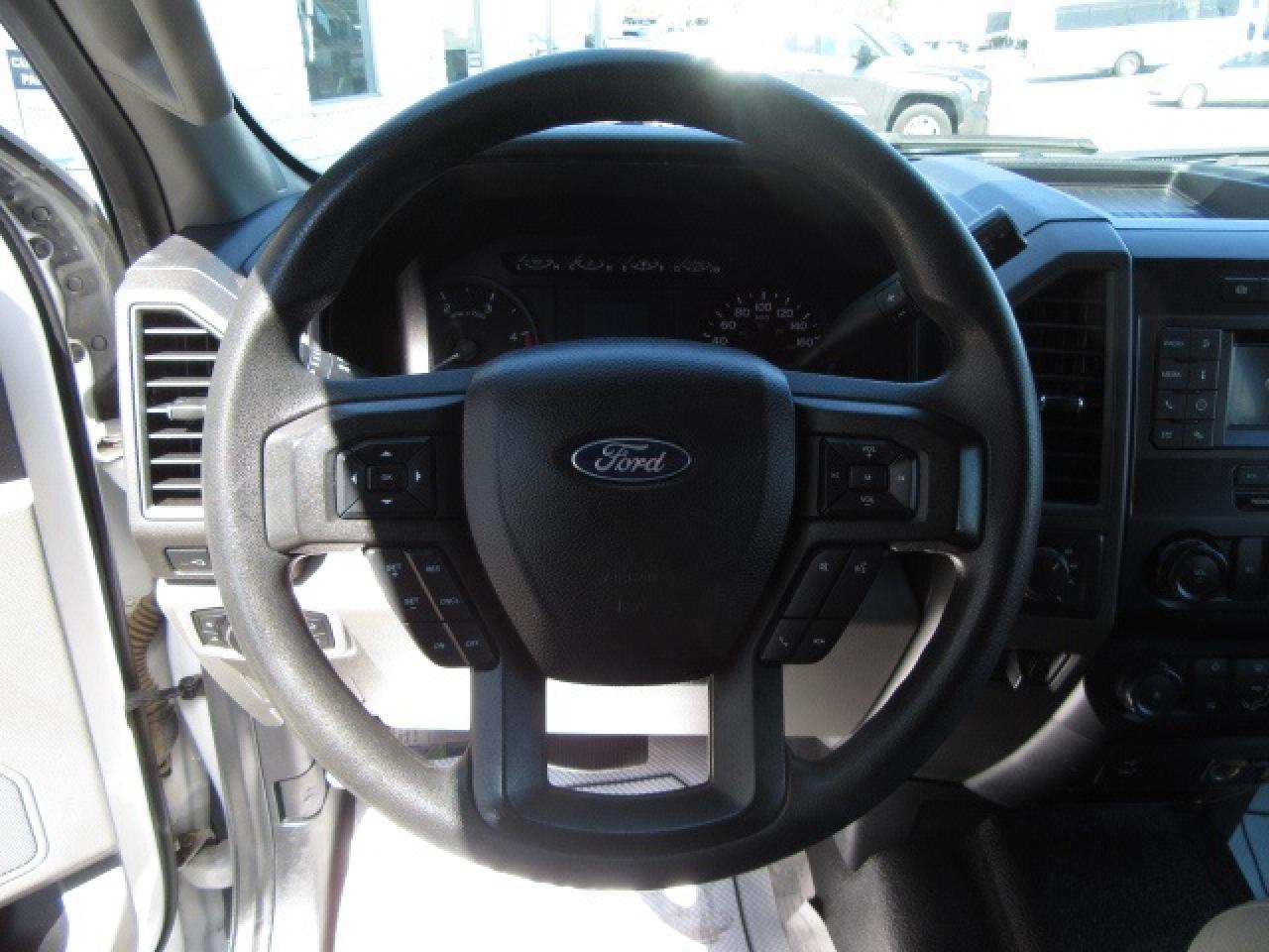 2021 Ford F-550 CREW CAB 4X4 DIESEL NEW 12FT BOX Photo