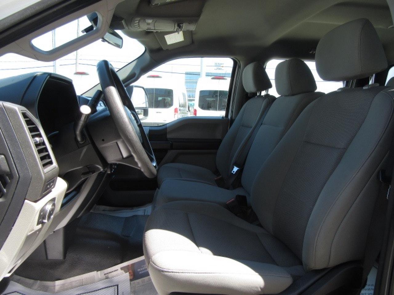 2021 Ford F-550 CREW CAB 4X4 DIESEL NEW 12FT BOX Photo