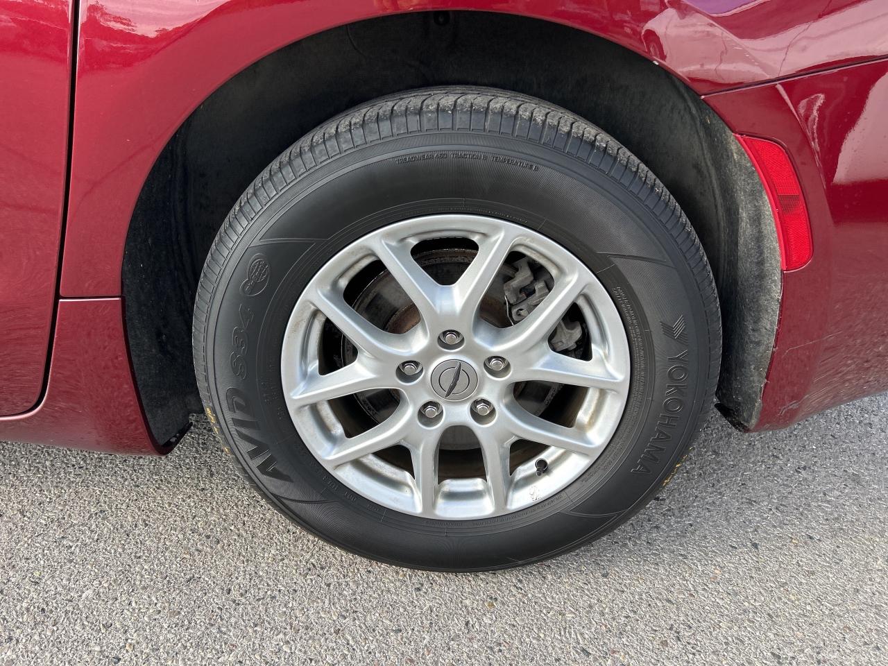 2022 Chrysler Grand Caravan SXT, CLEAN CARFAX, POWER DOORS, REMOTE START! Photo