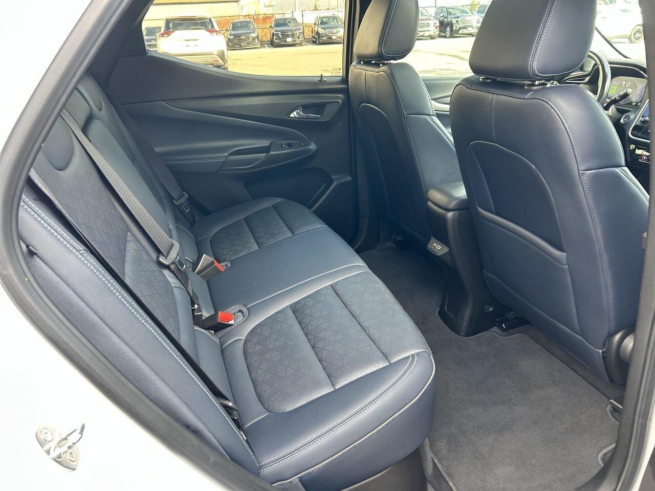 2022 Chevrolet Bolt EUV Premier BOSE Panoramic Sunroof Navigation Winter T Photo