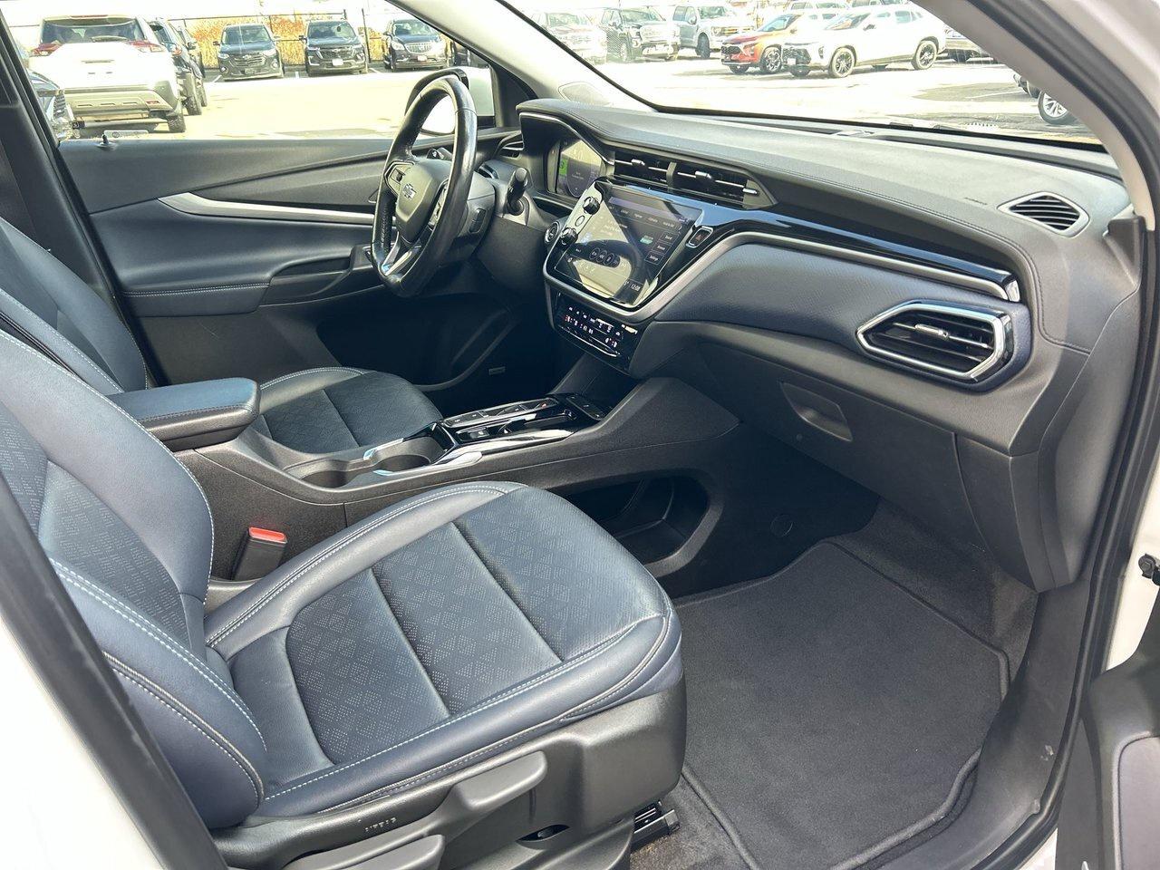 2022 Chevrolet Bolt EUV Premier BOSE Panoramic Sunroof Navigation Winter T Photo