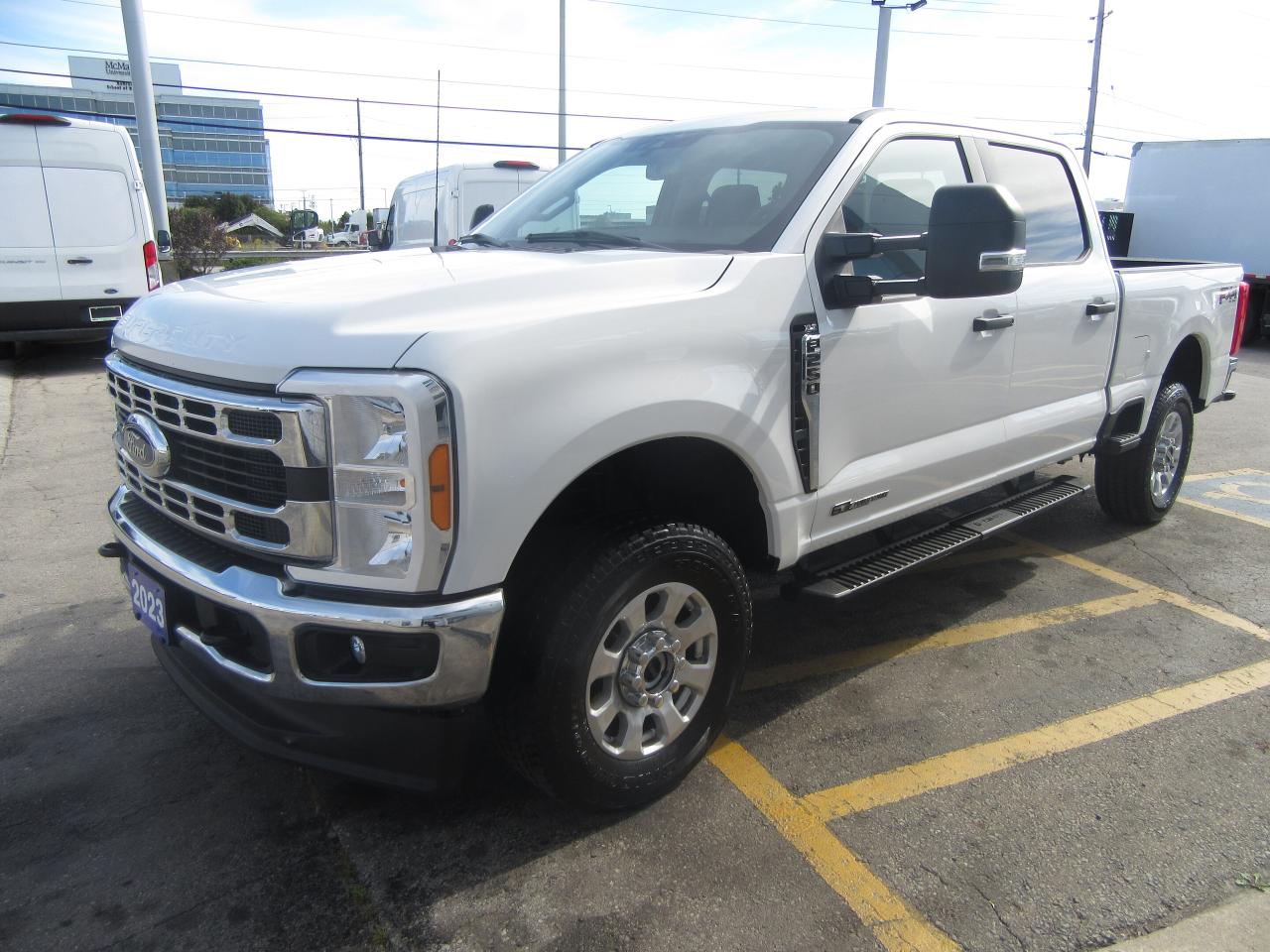 2023 Ford F-250 CREW CAB 4X4 DIESEL XLT PACKAGE Photo4
