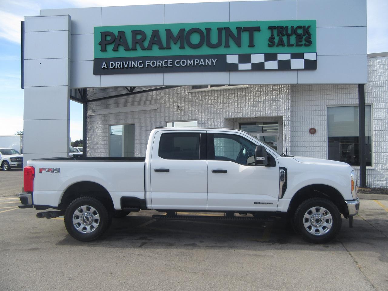 2023 Ford F-250 CREW CAB 4X4 DIESEL XLT PACKAGE / 6.8 FT BOX Photo