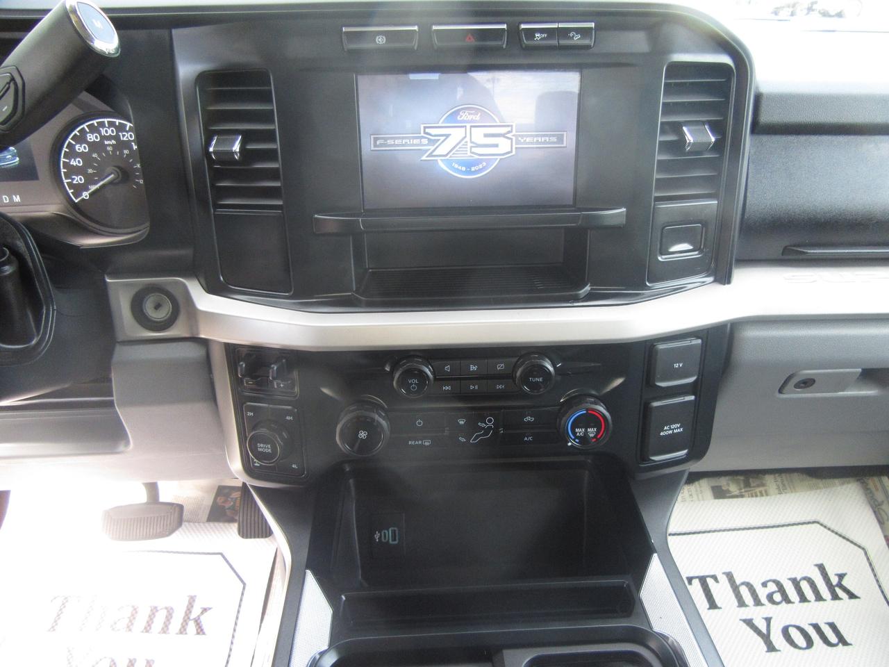 2023 Ford F-250 CREW CAB 4X4 DIESEL XLT PACKAGE / 6.8 FT BOX Photo