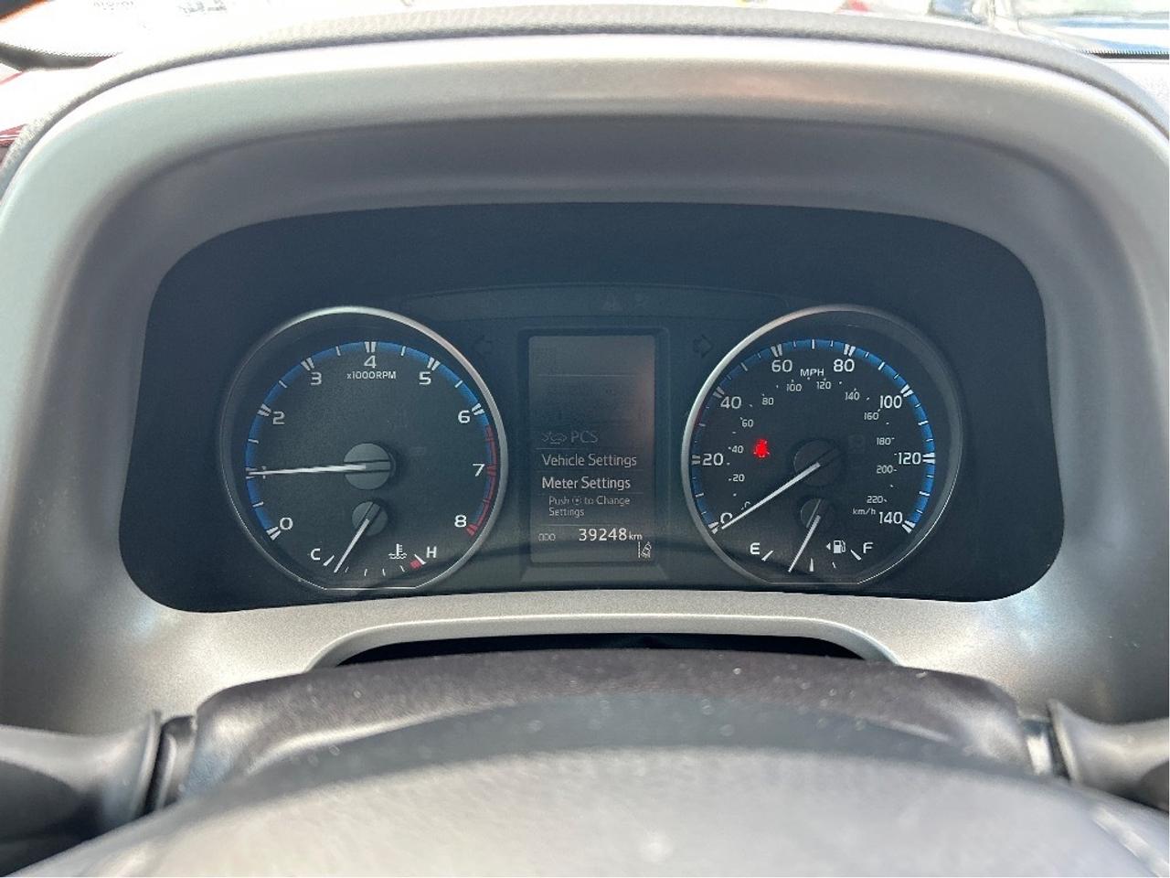 2018 Toyota RAV4 LE, CLEAN CARFAX, FRONT WHEEL DRIVE, ONLY 39 000KM Photo