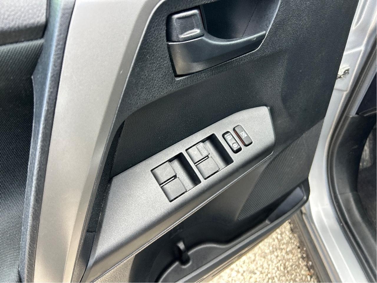 2018 Toyota RAV4 LE, CLEAN CARFAX, FRONT WHEEL DRIVE, ONLY 39 000KM Photo