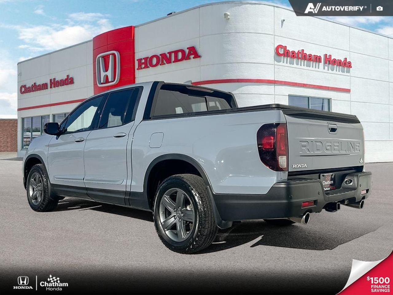 2025 Honda Ridgeline Black Edition AWD One Owner! No Accidents! Low kms Photo3