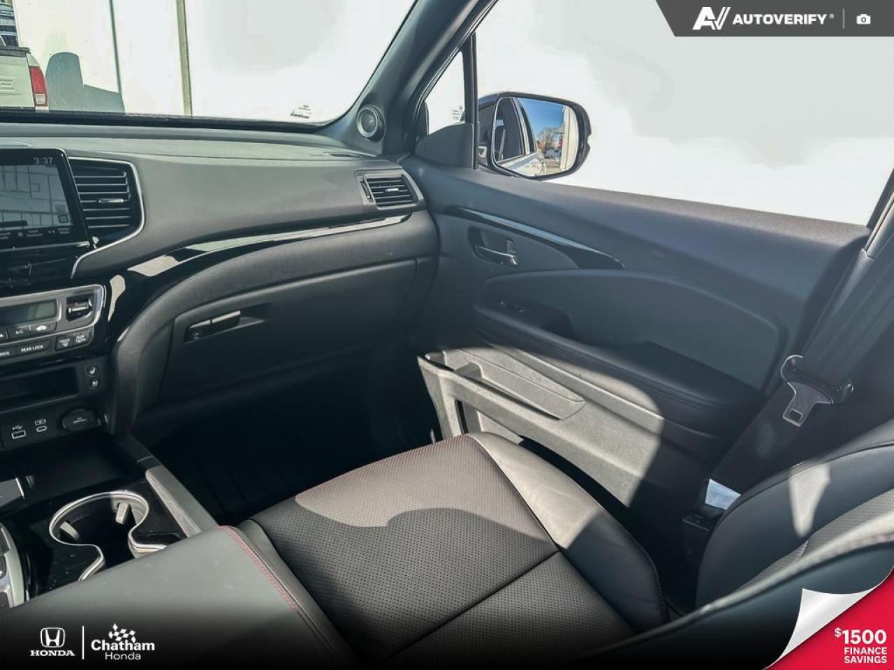 2025 Honda Ridgeline Black Edition AWD One Owner! No Accidents! Low kms Photo