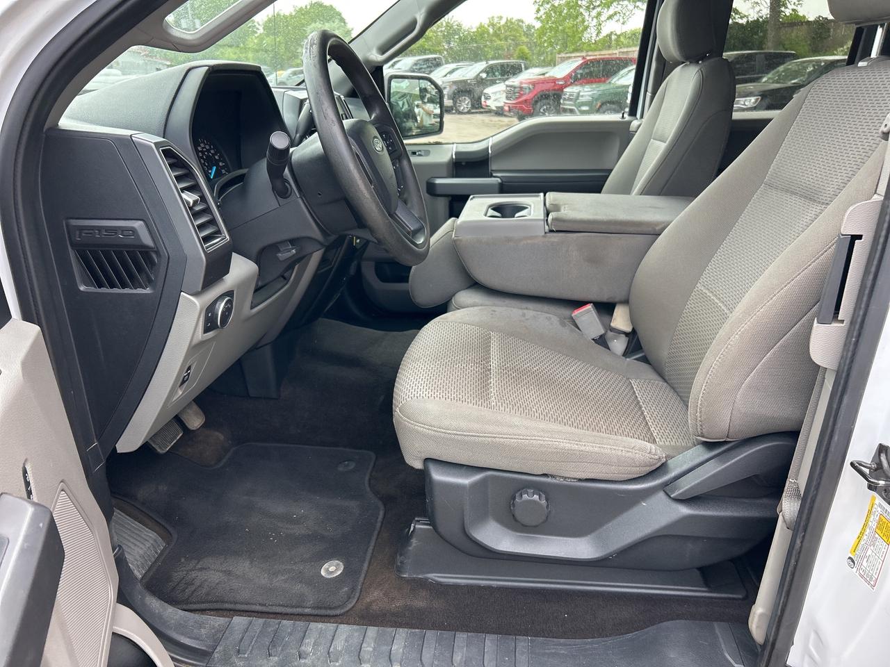 2020 Ford F-150 XLT, 8' BOX, CLEAN CARFAX, BACK UP CAMERA! Photo