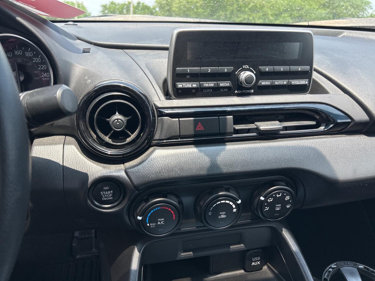 2018 Mazda MX-5 MANUAL, SOFT TOP, LOW KM'S, BLIND SPOT MONITORS! Photo