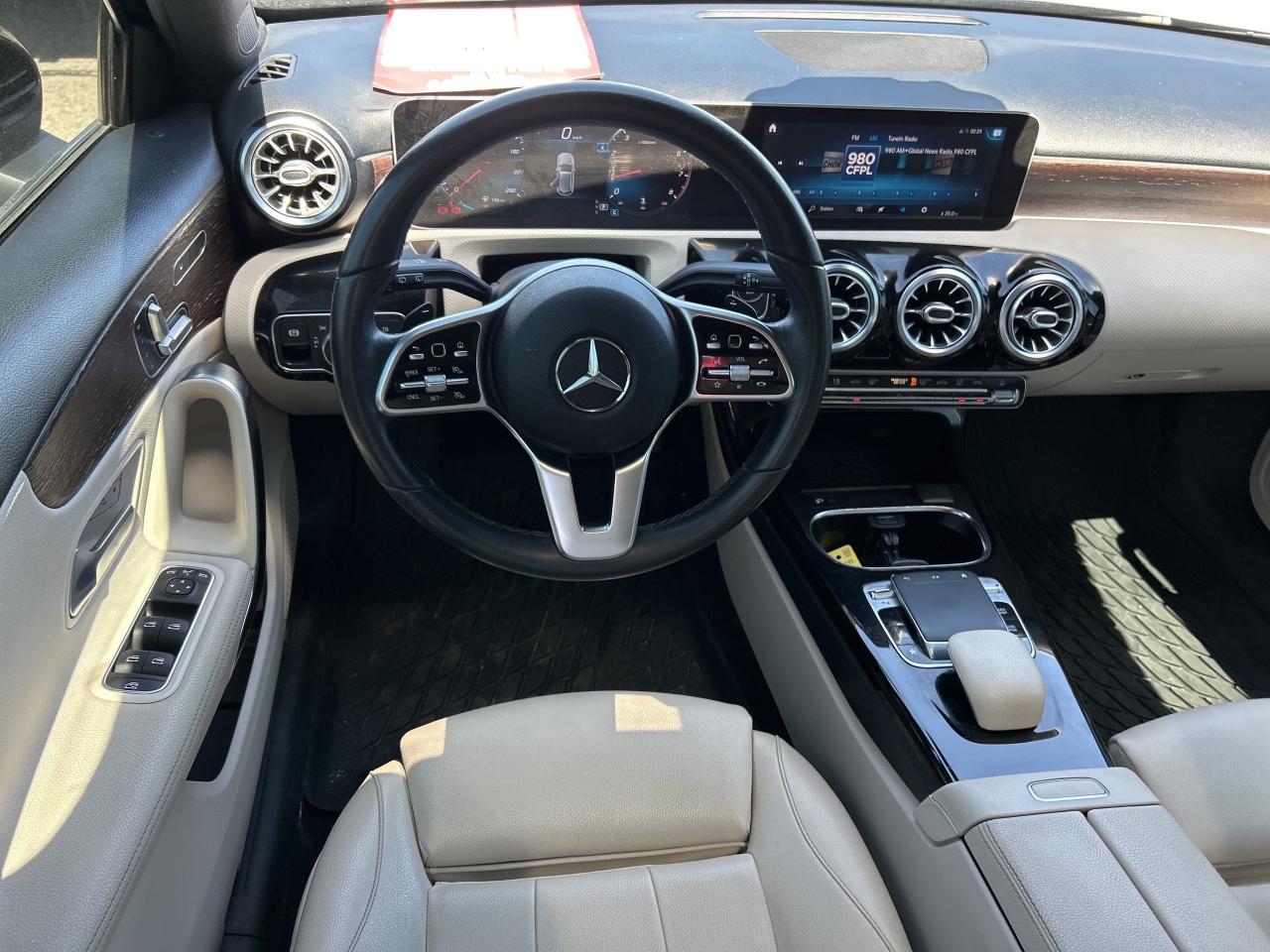 2019 Mercedes-Benz A-Class A 250 4MATIC, LEATHER, SUNROOF, BACK UP CAMERA! Photo