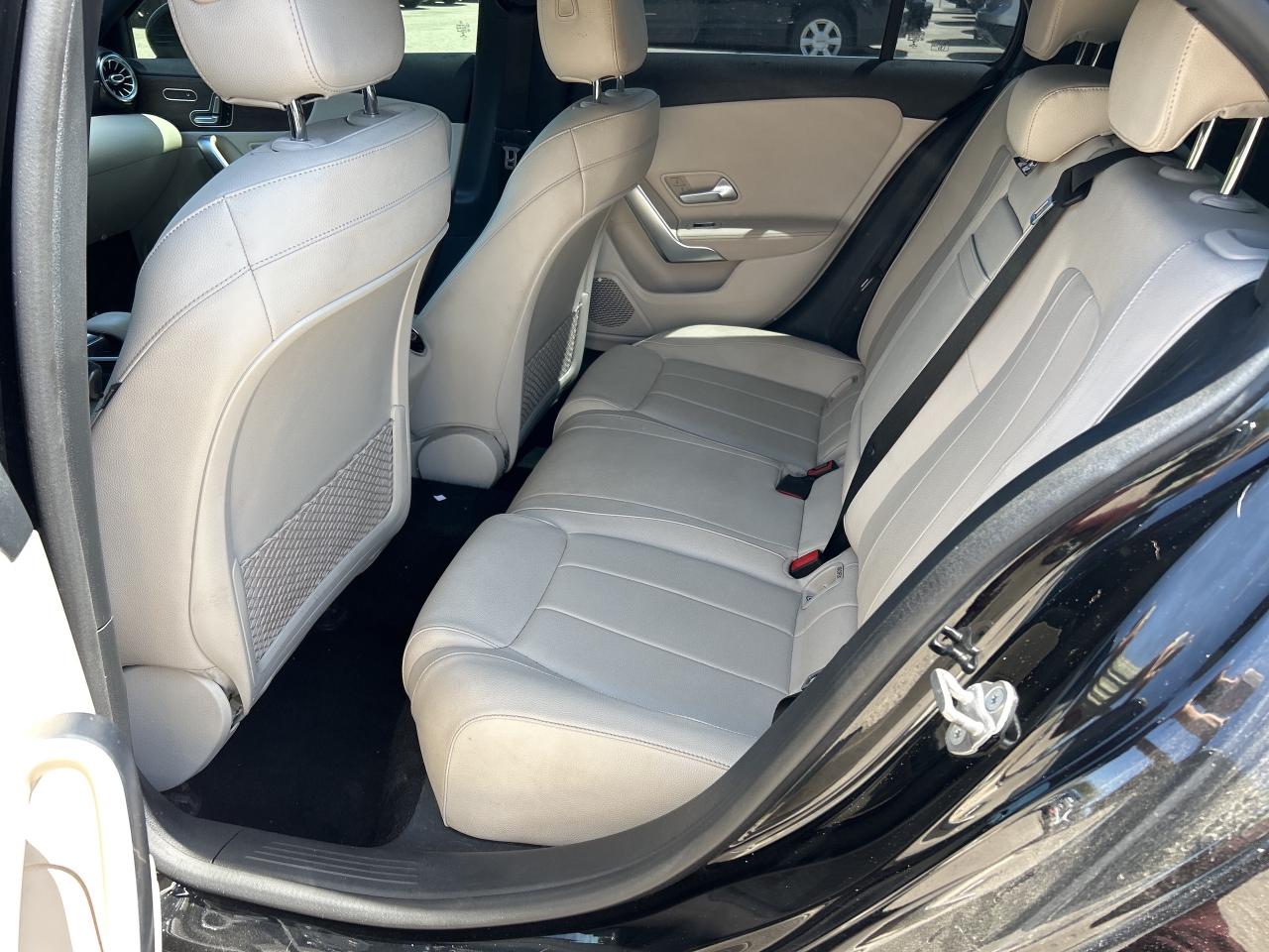 2019 Mercedes-Benz A-Class A 250 4MATIC, LEATHER, SUNROOF, BACK UP CAMERA! Photo