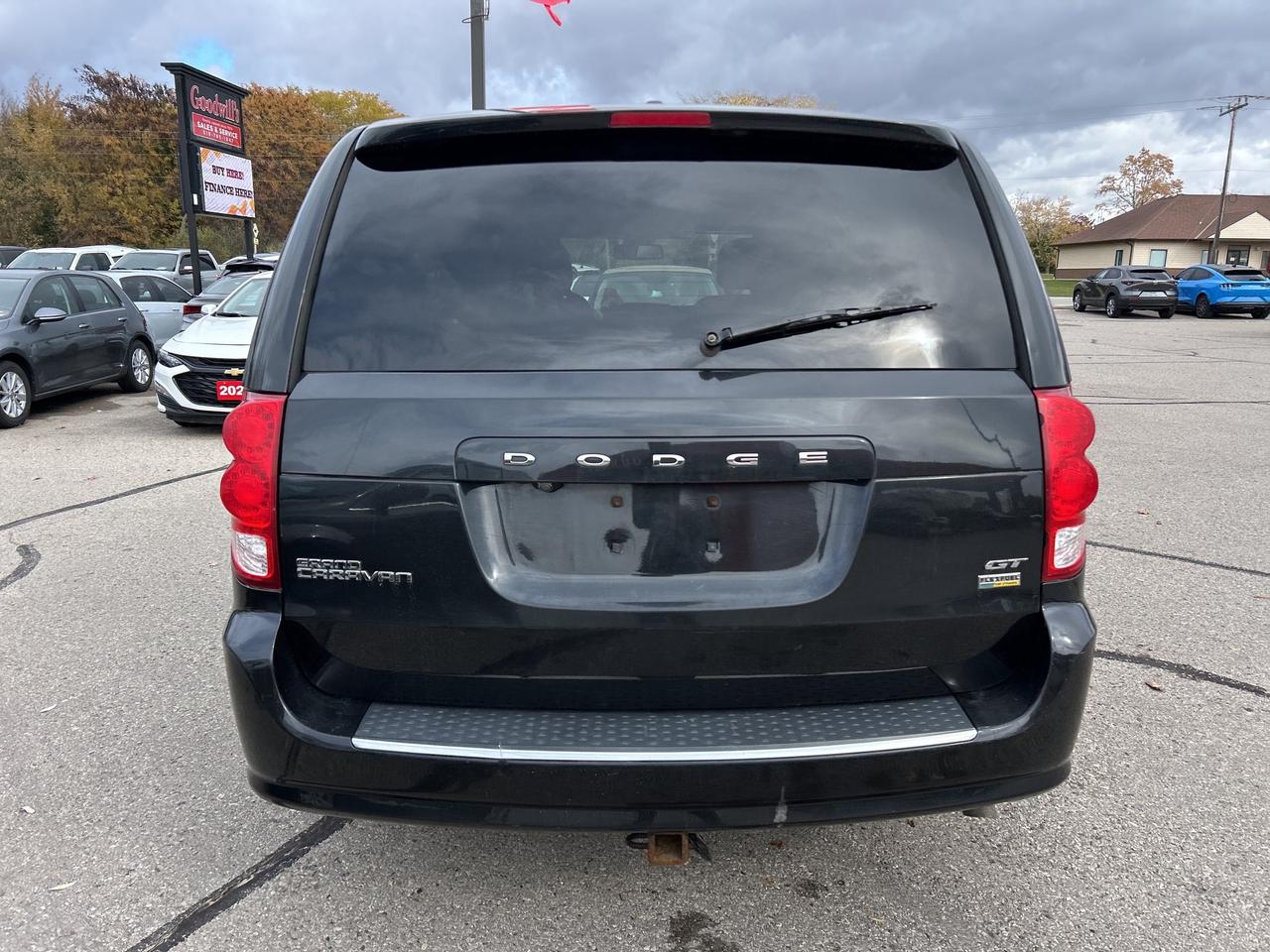 2019 Dodge Grand Caravan GT, POWER DOORS, REMOTE START, CLEAN CARFAX! Photo