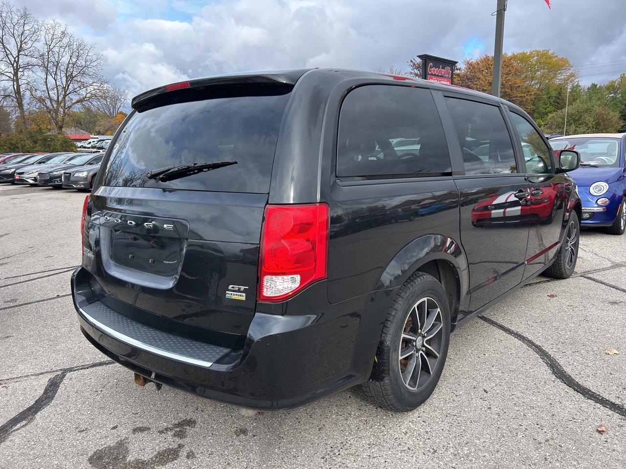 2019 Dodge Grand Caravan GT, POWER DOORS, REMOTE START, CLEAN CARFAX! Photo