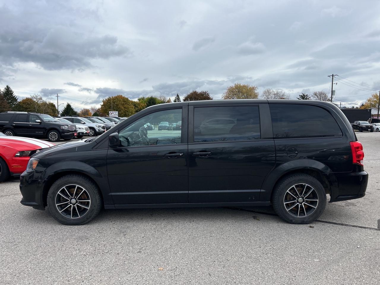 2019 Dodge Grand Caravan GT, POWER DOORS, REMOTE START, CLEAN CARFAX! Photo