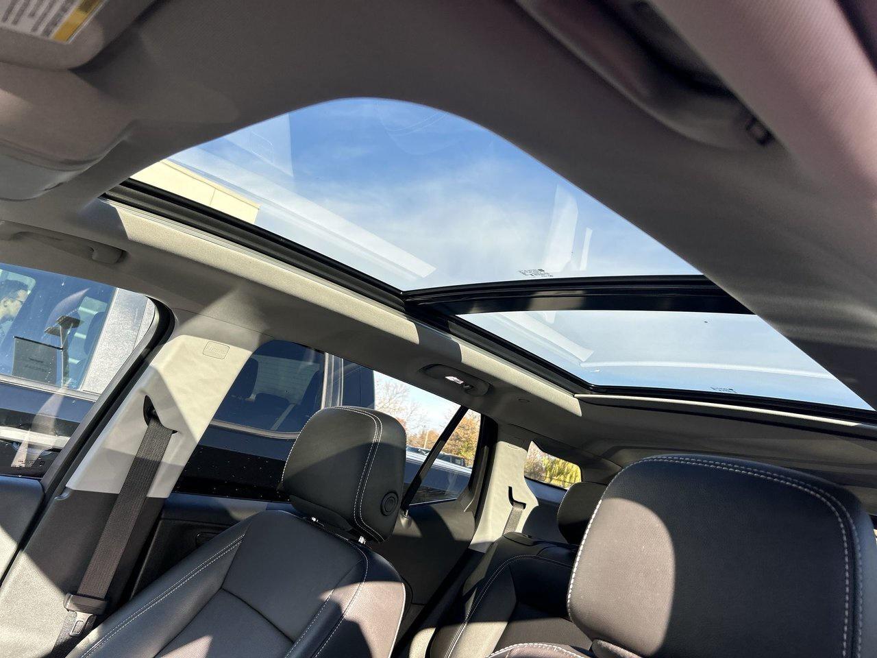 2024 GMC Terrain AWD SLT Leather BOSE Panoramic Sunroof Navigation Photo