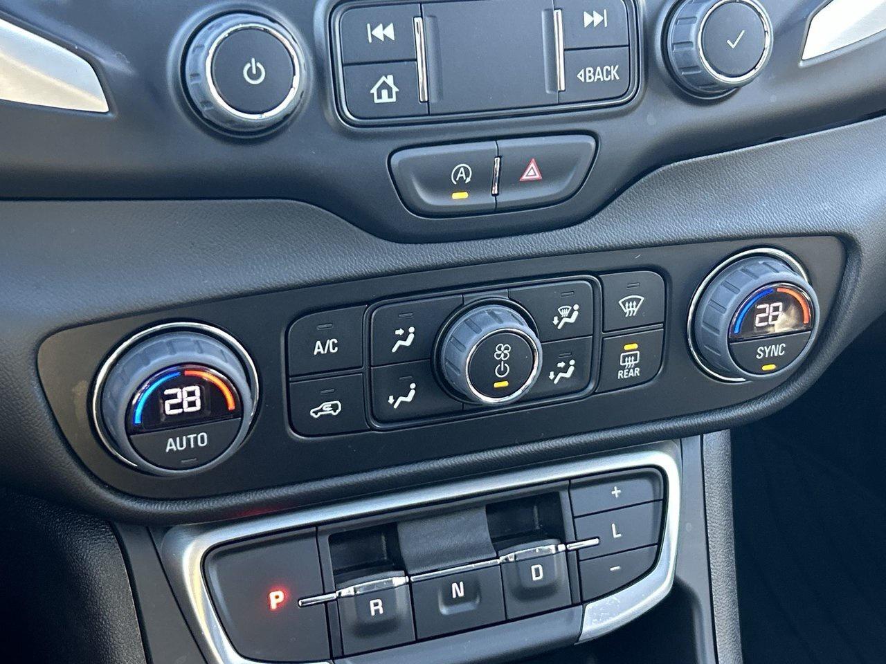 2024 GMC Terrain AWD SLT Leather BOSE Panoramic Sunroof Navigation Photo