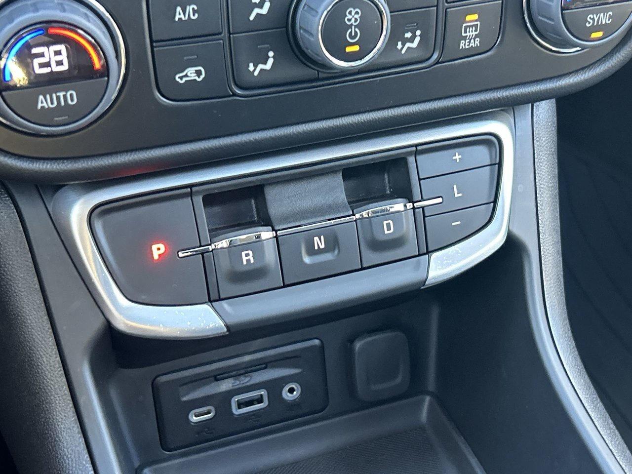 2024 GMC Terrain AWD SLT Leather BOSE Panoramic Sunroof Navigation Photo