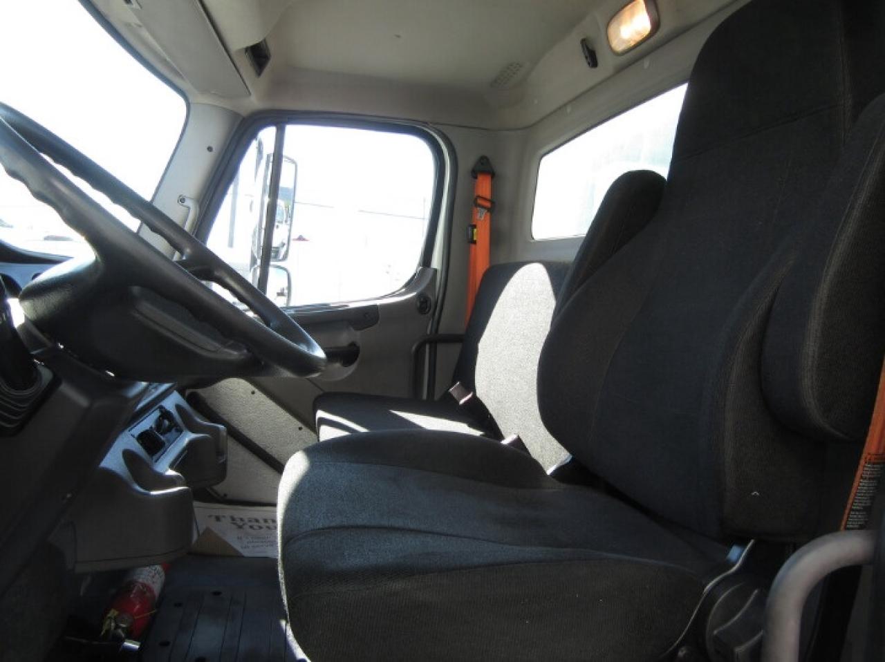 2018 Freightliner M2-106 DIESEL TANDEM AXLE CAB & CHASIS Photo