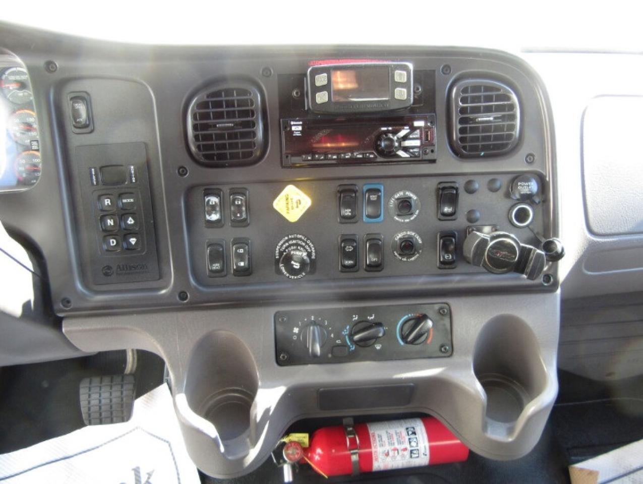 2018 Freightliner M2-106 DIESEL TANDEM AXLE CAB & CHASIS Photo